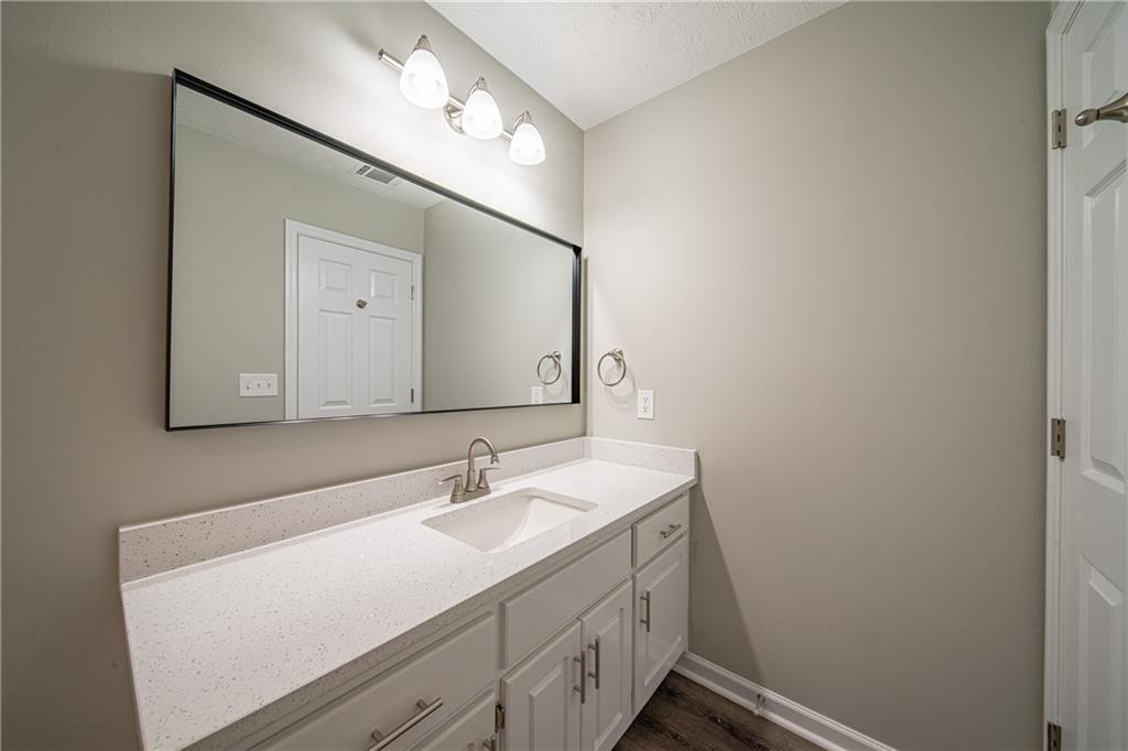 259 Lee Road 2066