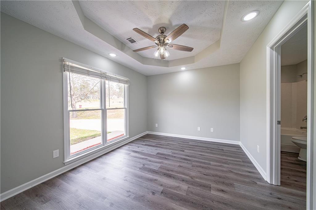 259 Lee Road 2066