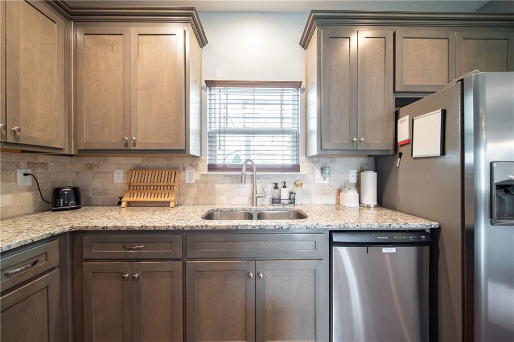 16 Eagle Nest Drive