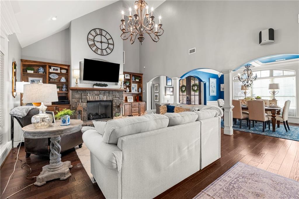 8014 Splendor Way
