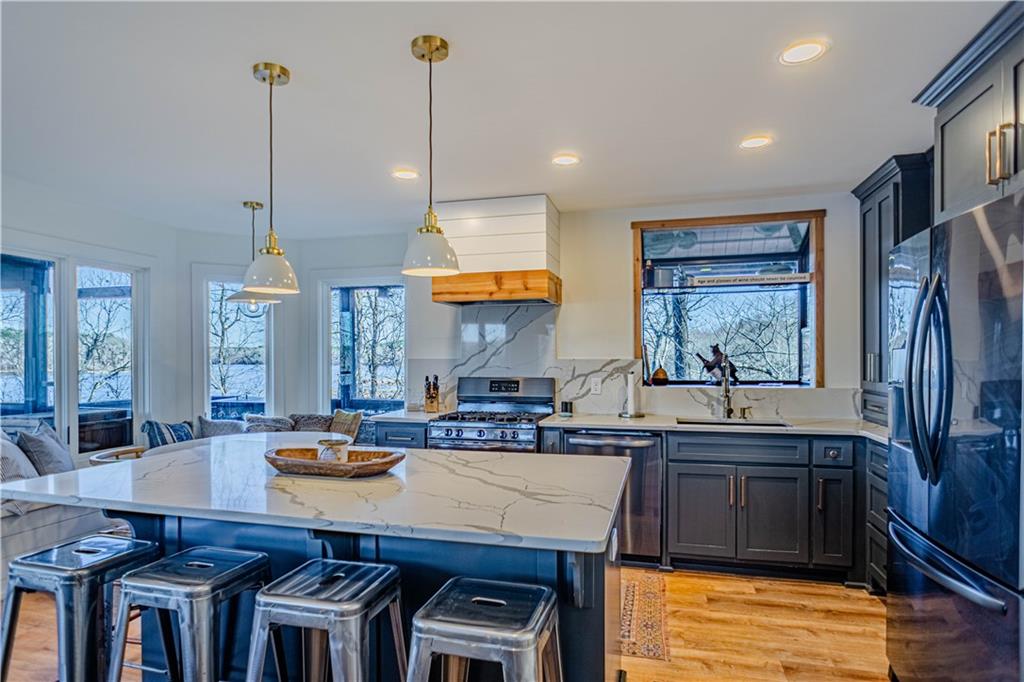 349 Lee Rd 744