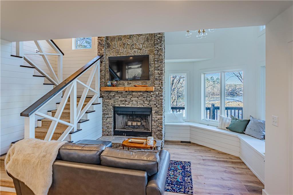 349 Lee Rd 744