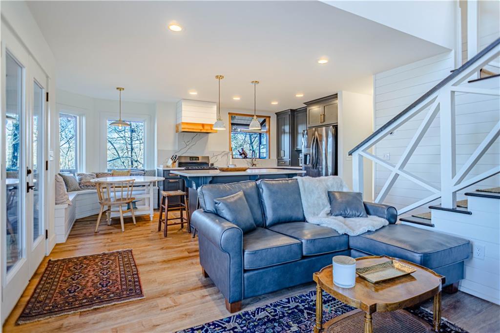 349 Lee Rd 744