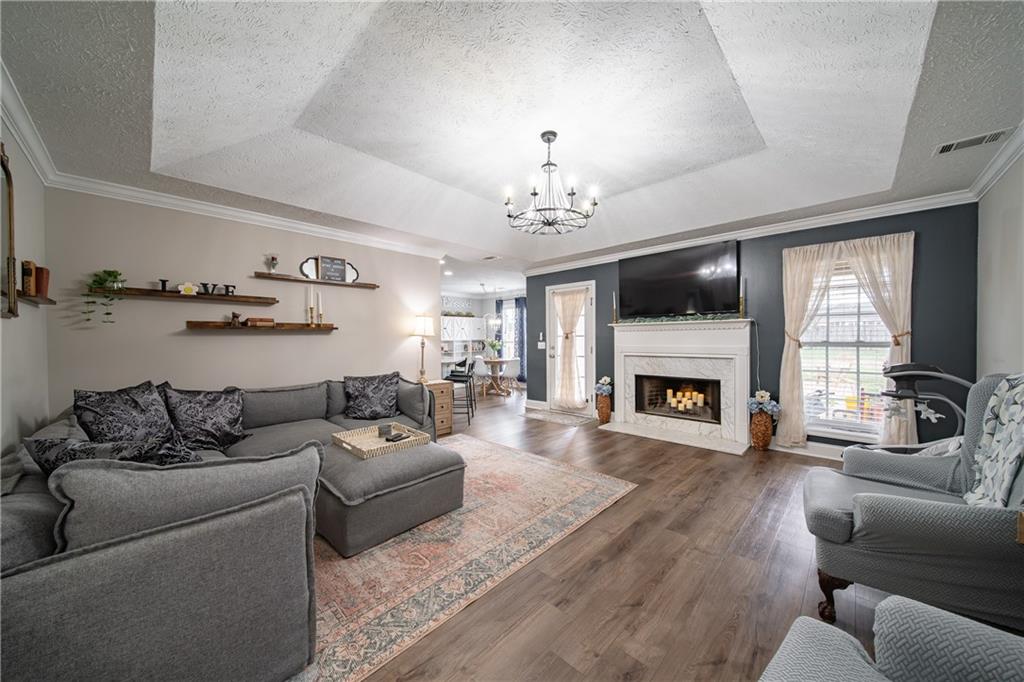 33 Honeysuckle Way