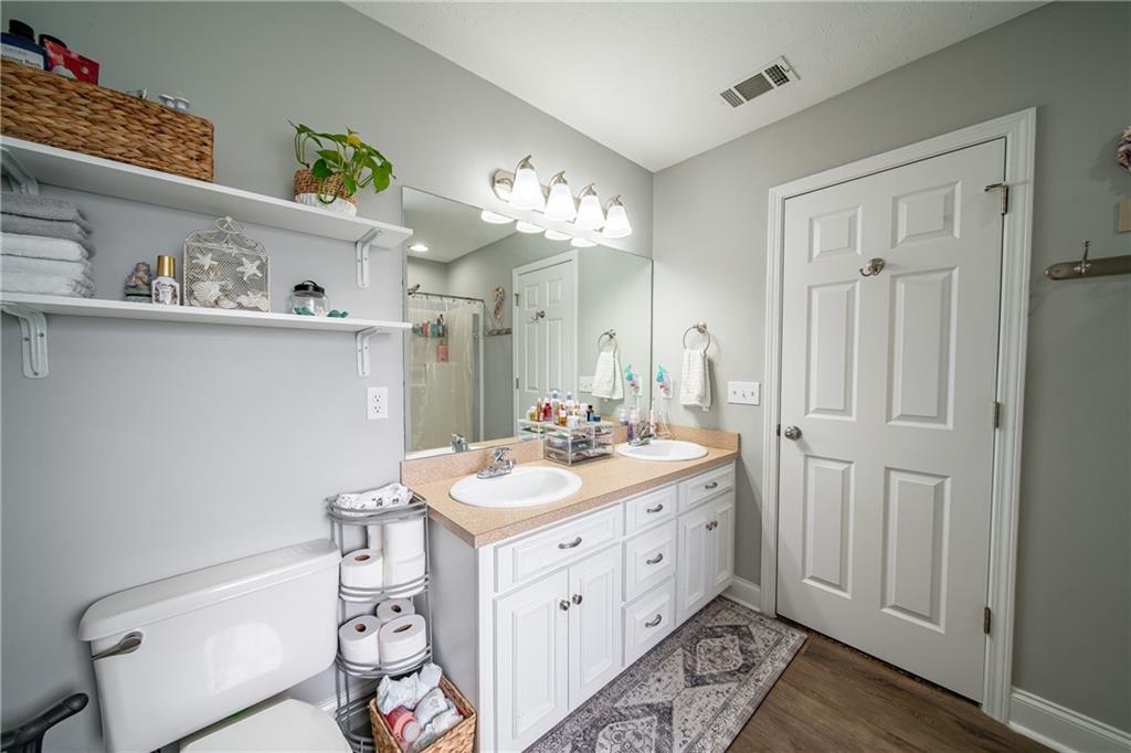 33 Honeysuckle Way