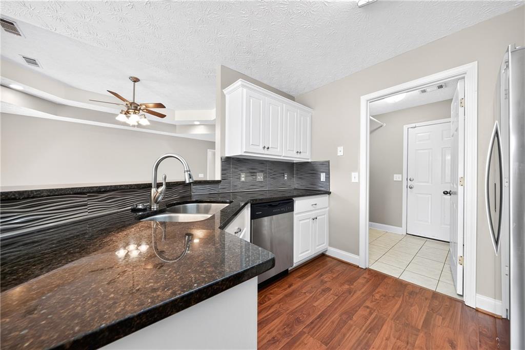 5018 Briarwood Court