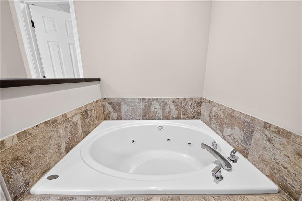 5018 Briarwood Court