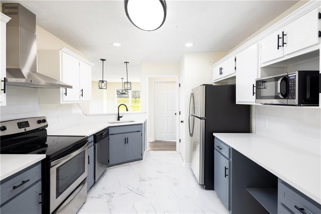 558 Lee Road 295