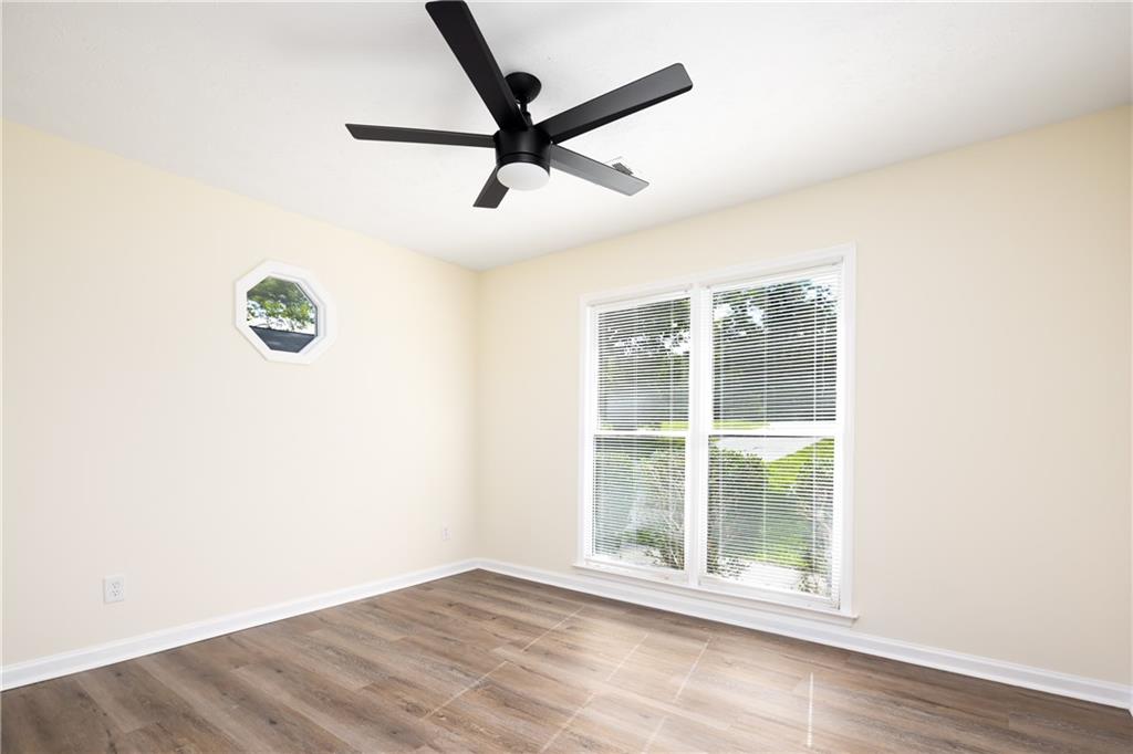 558 Lee Road 295