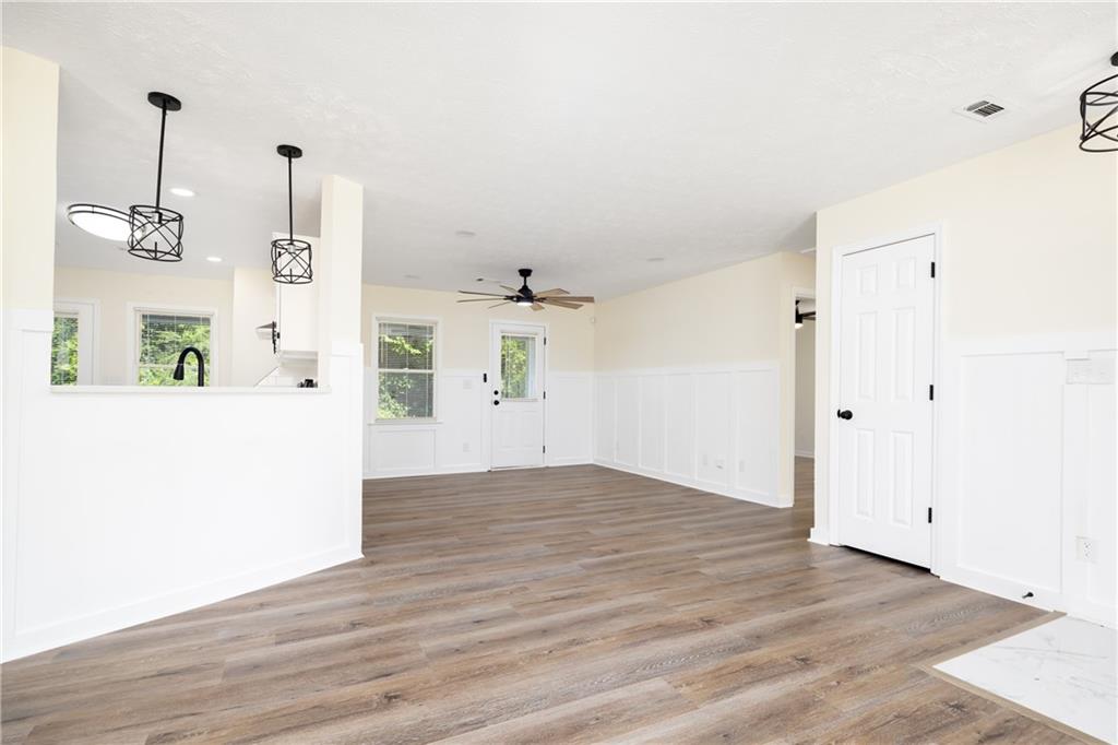 558 Lee Road 295