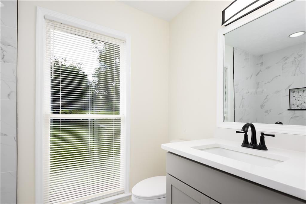 558 Lee Road 295