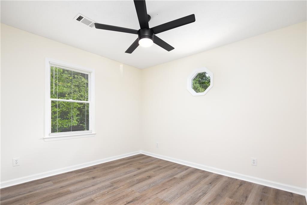 558 Lee Road 295