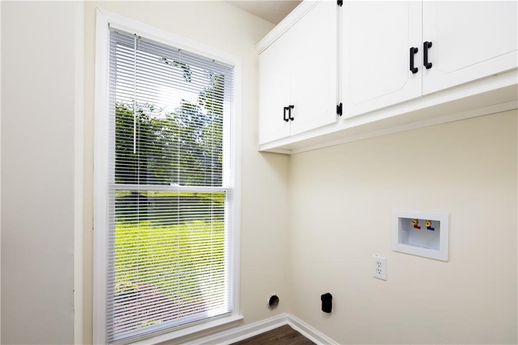 558 Lee Road 295