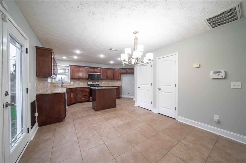 538 Lee Road 450