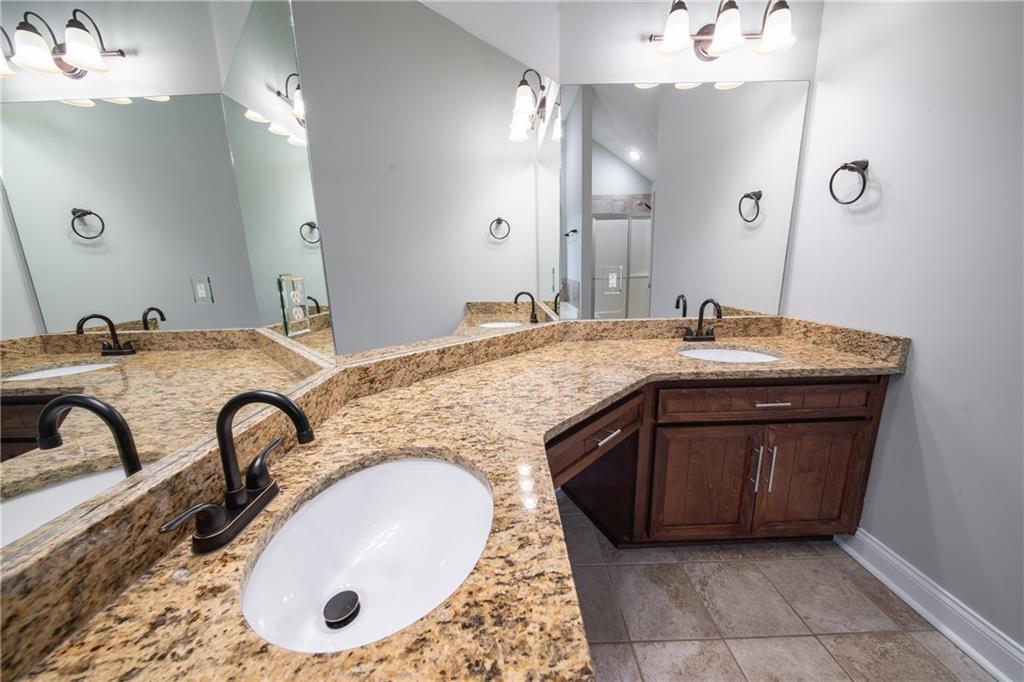 538 Lee Road 450