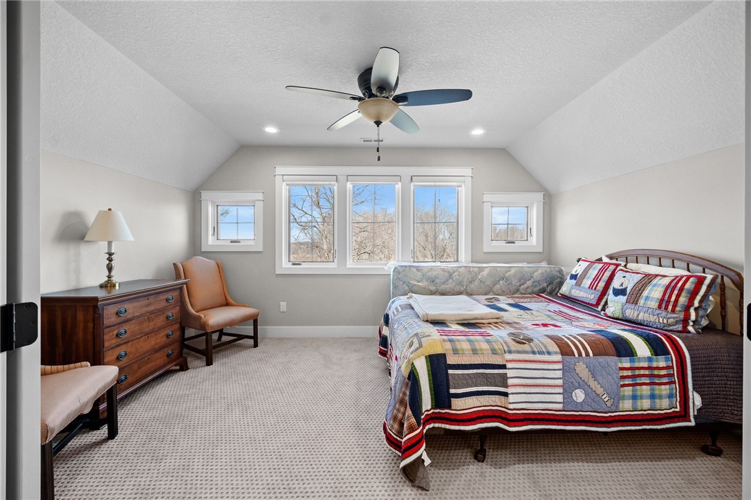 6211 Deer Lane