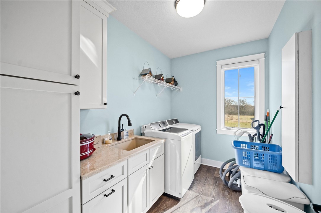 6211 Deer Lane