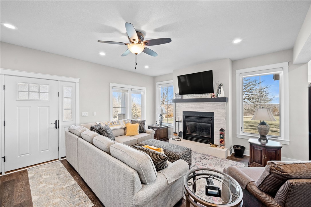 6211 Deer Lane