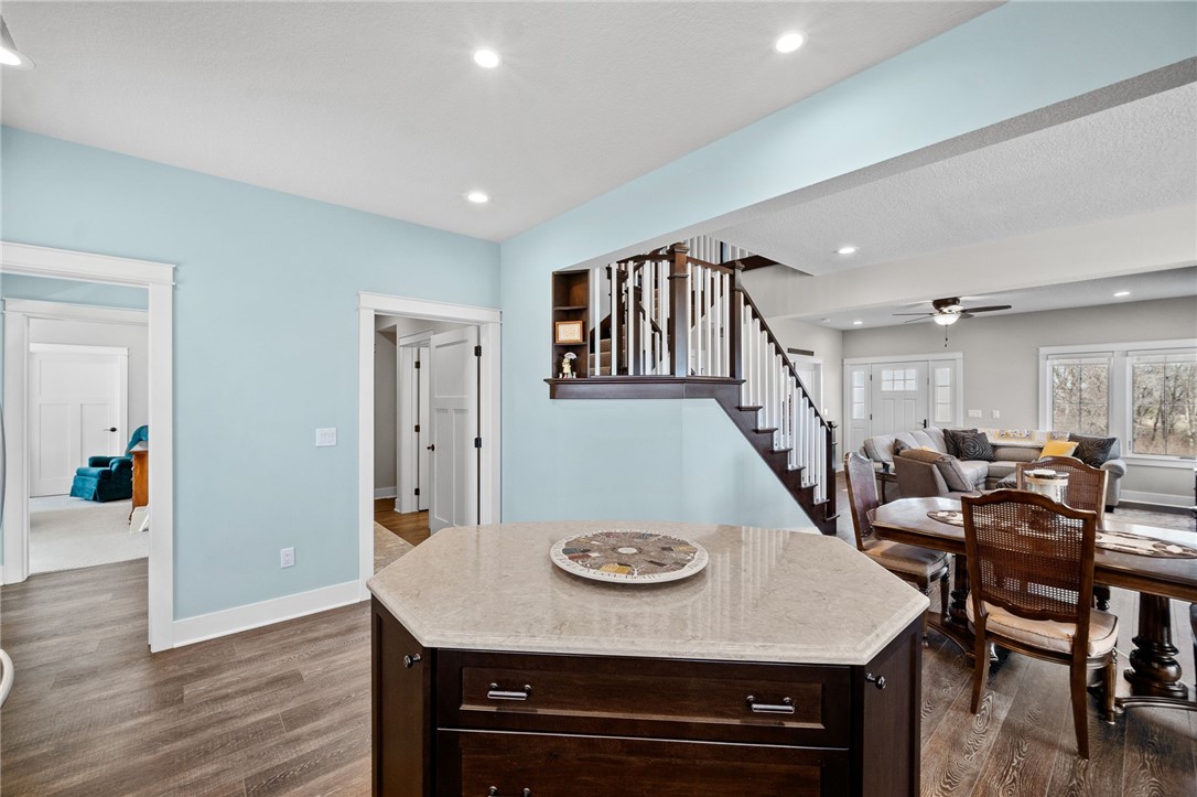 6211 Deer Lane