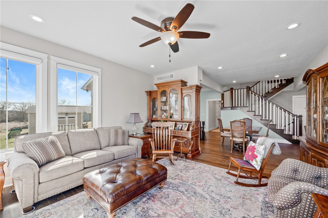 6211 Deer Lane