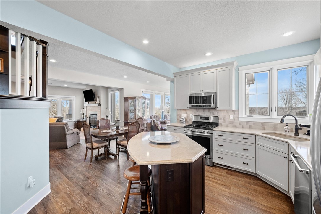 6211 Deer Lane
