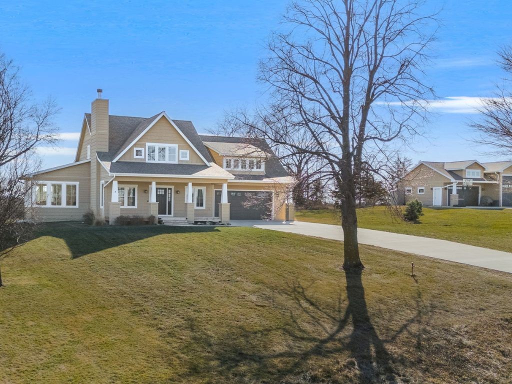 6211 Deer Lane