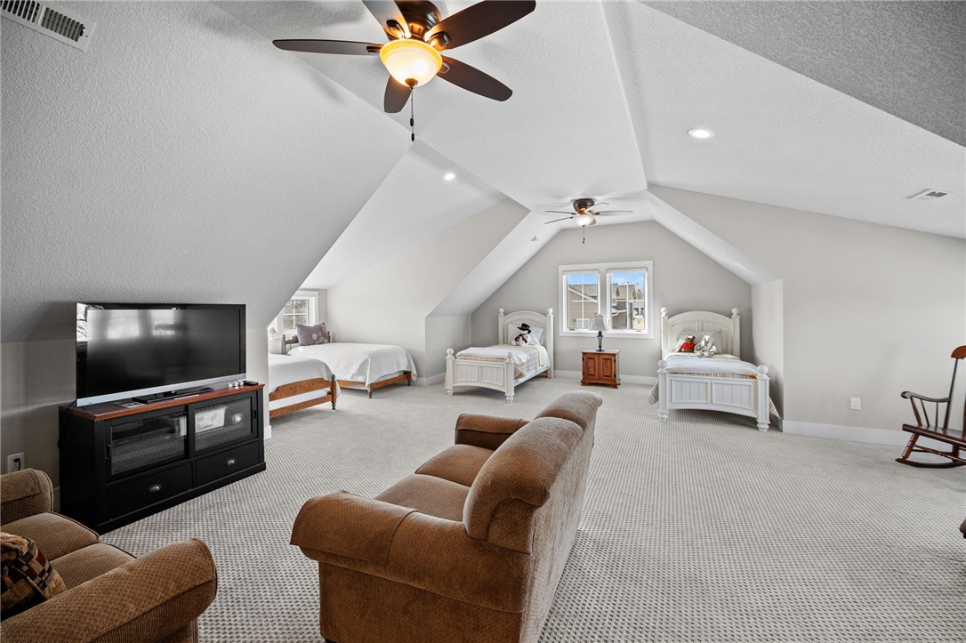 6211 Deer Lane