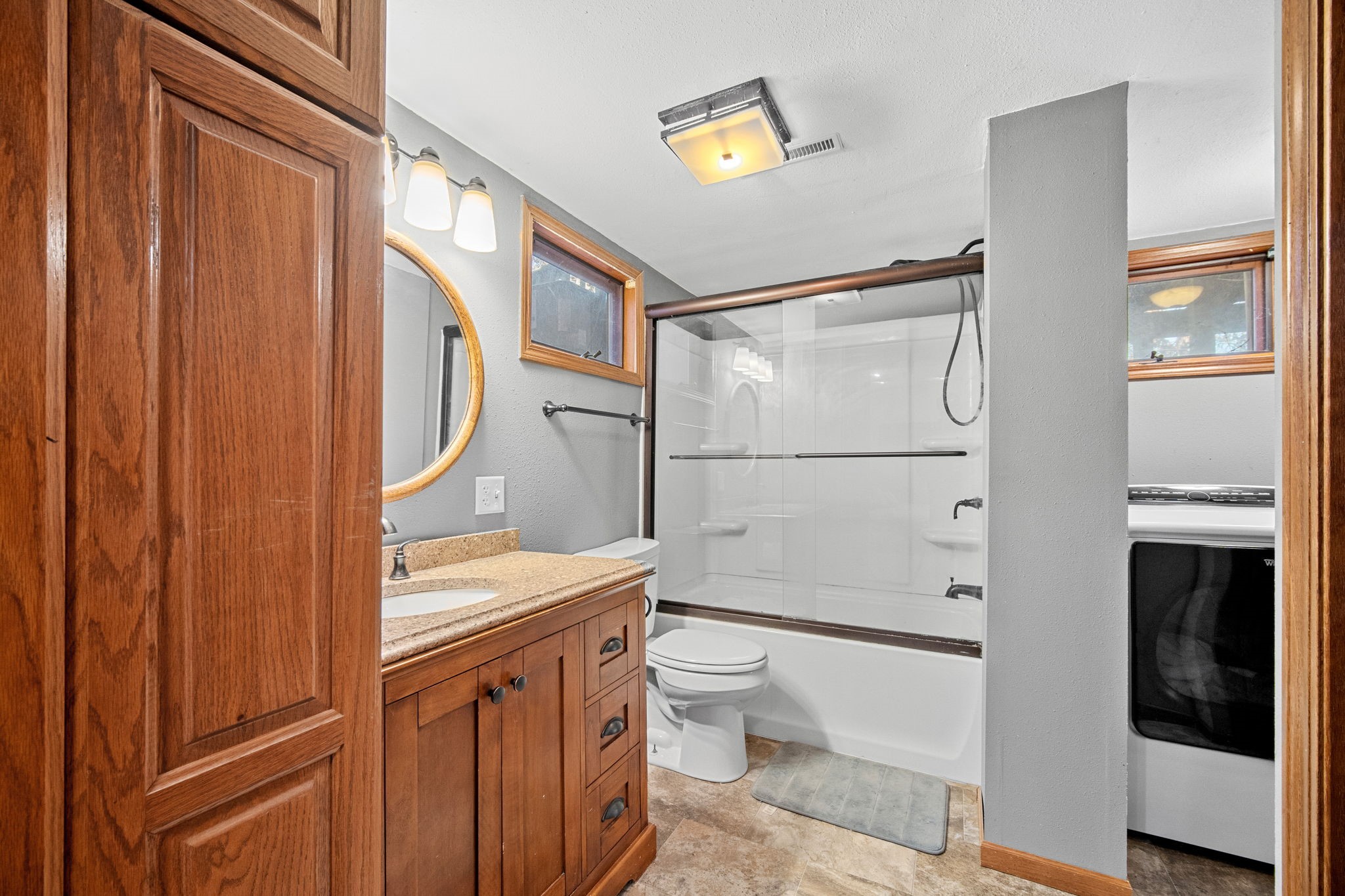 6513 Oak Tree Cove