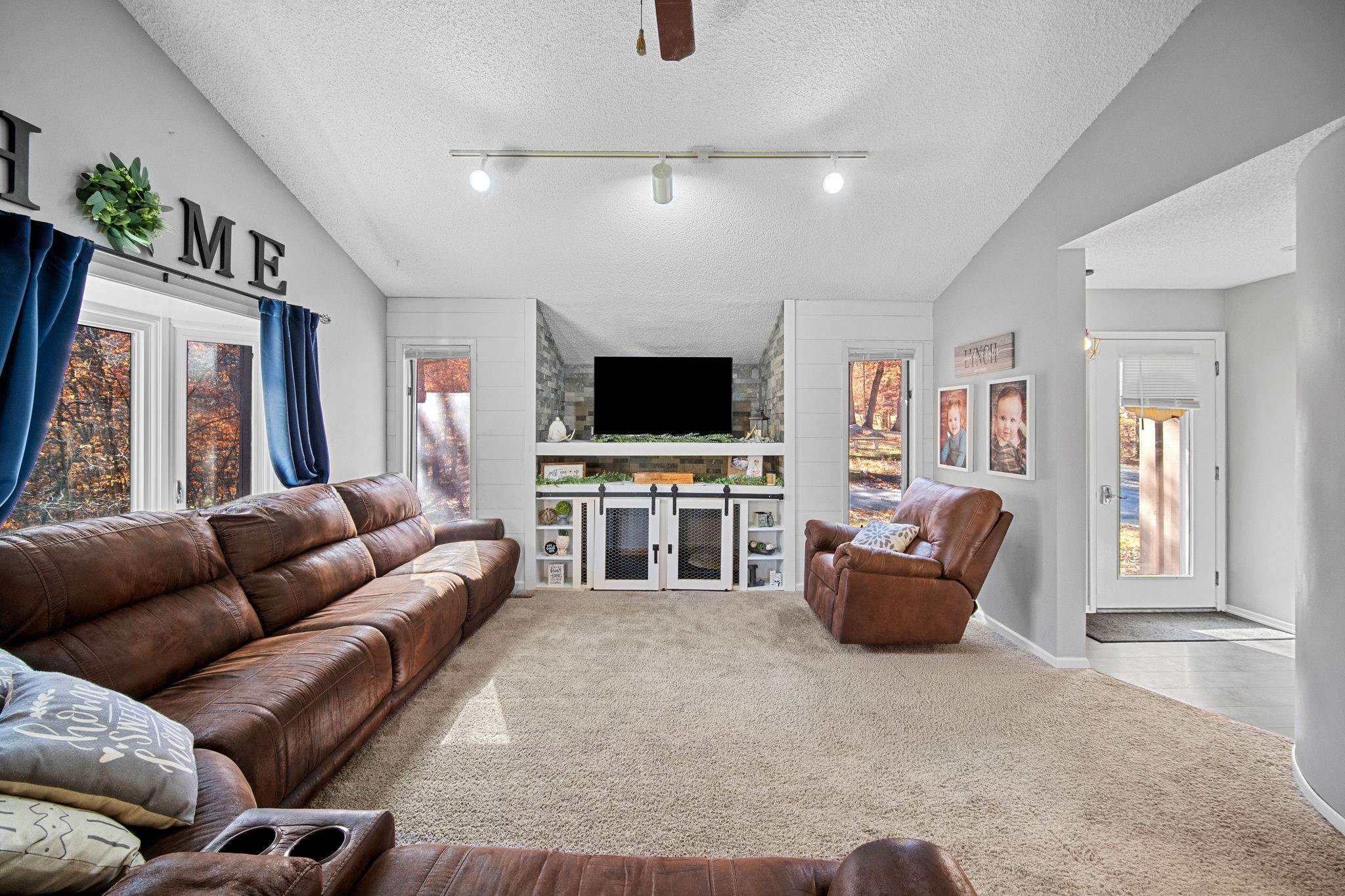 6513 Oak Tree Cove