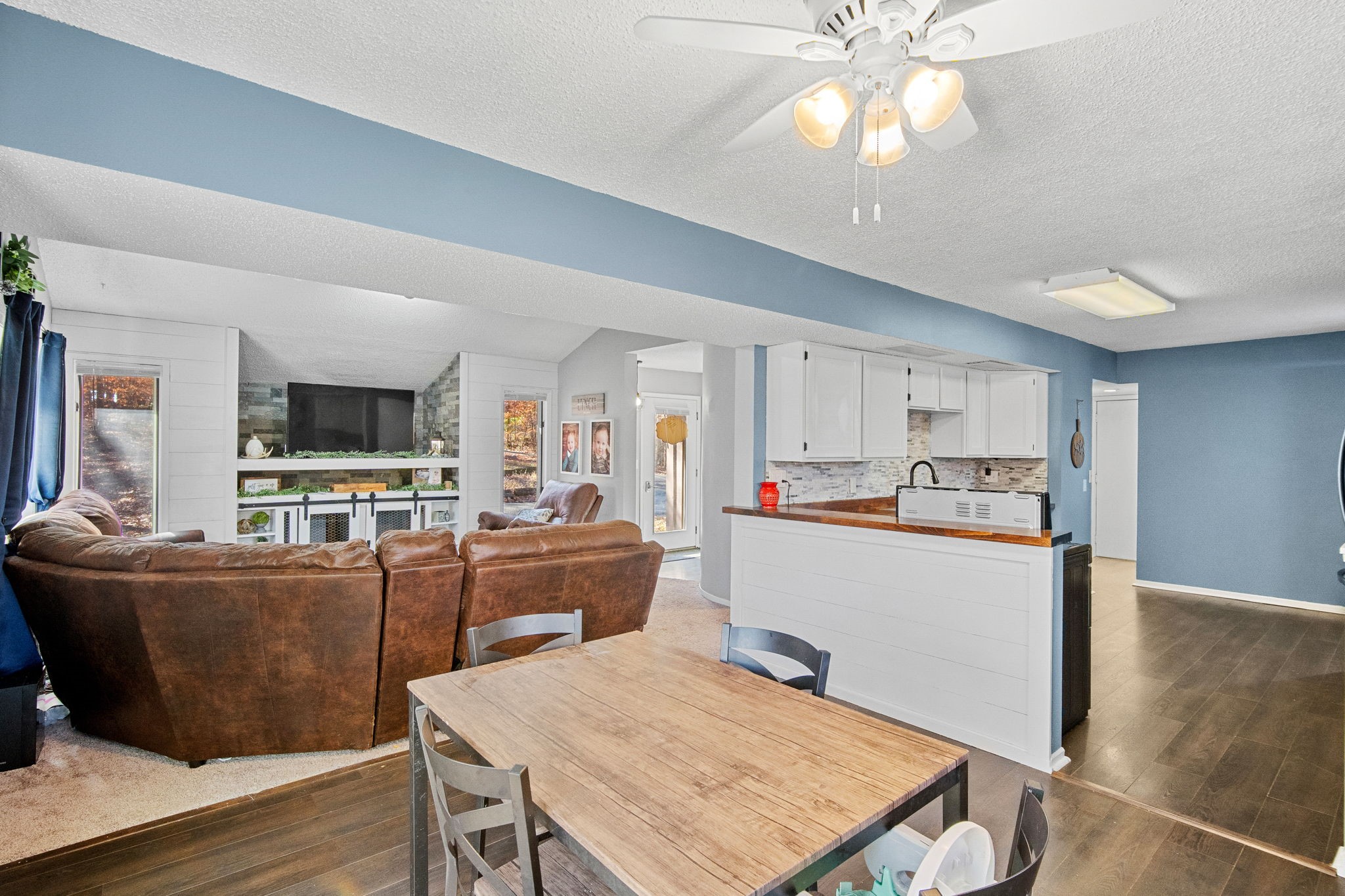 6513 Oak Tree Cove