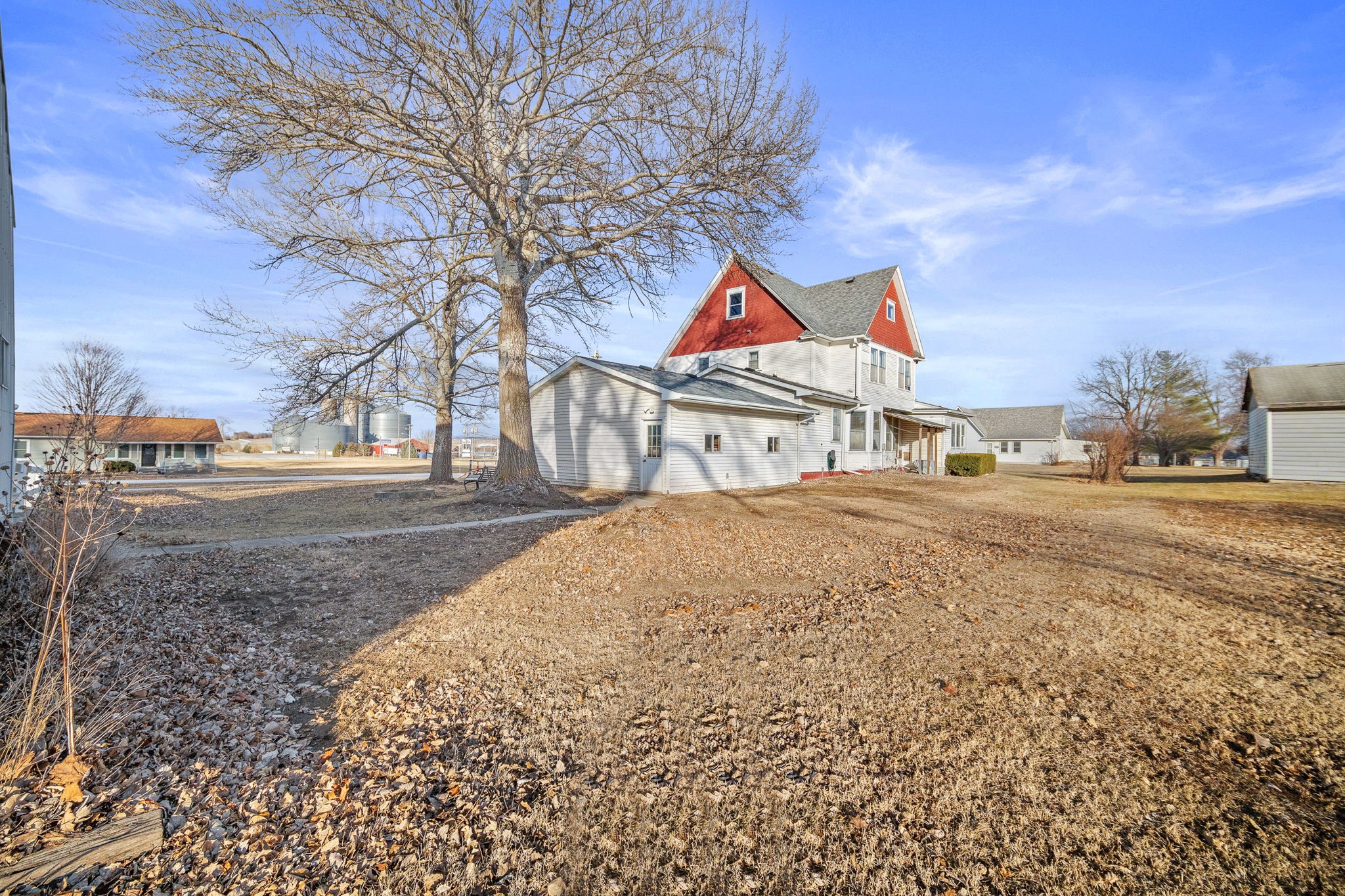 218 NE 3rd Street