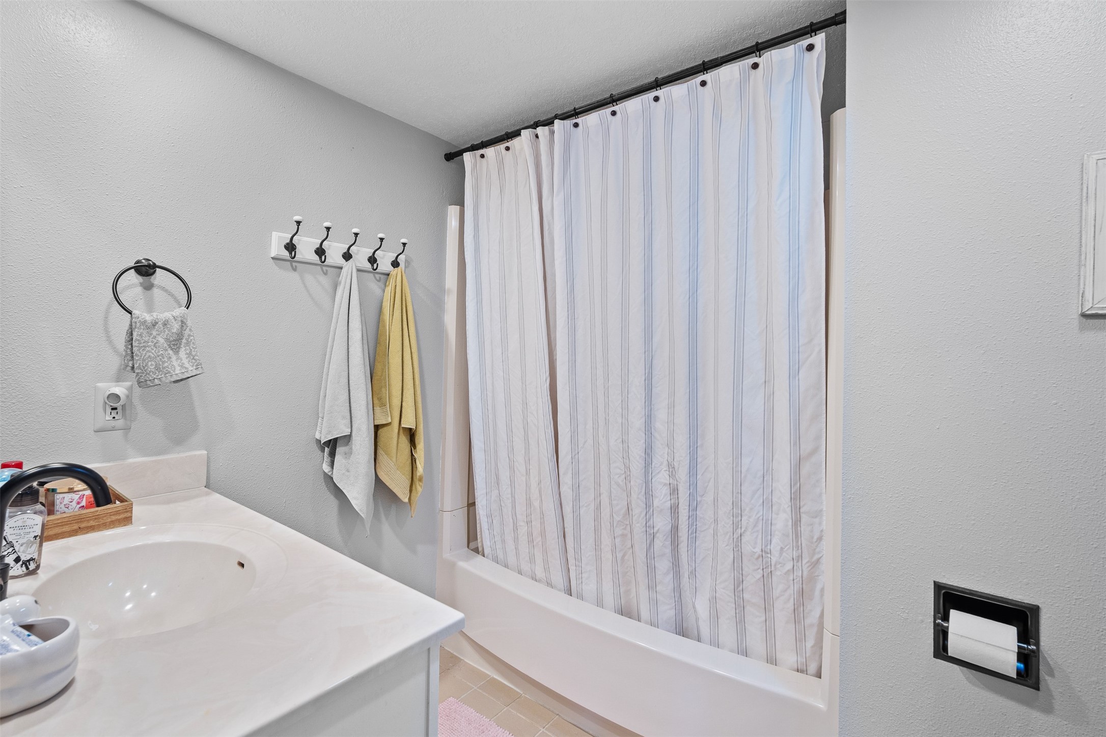 220 S 28TH Street
