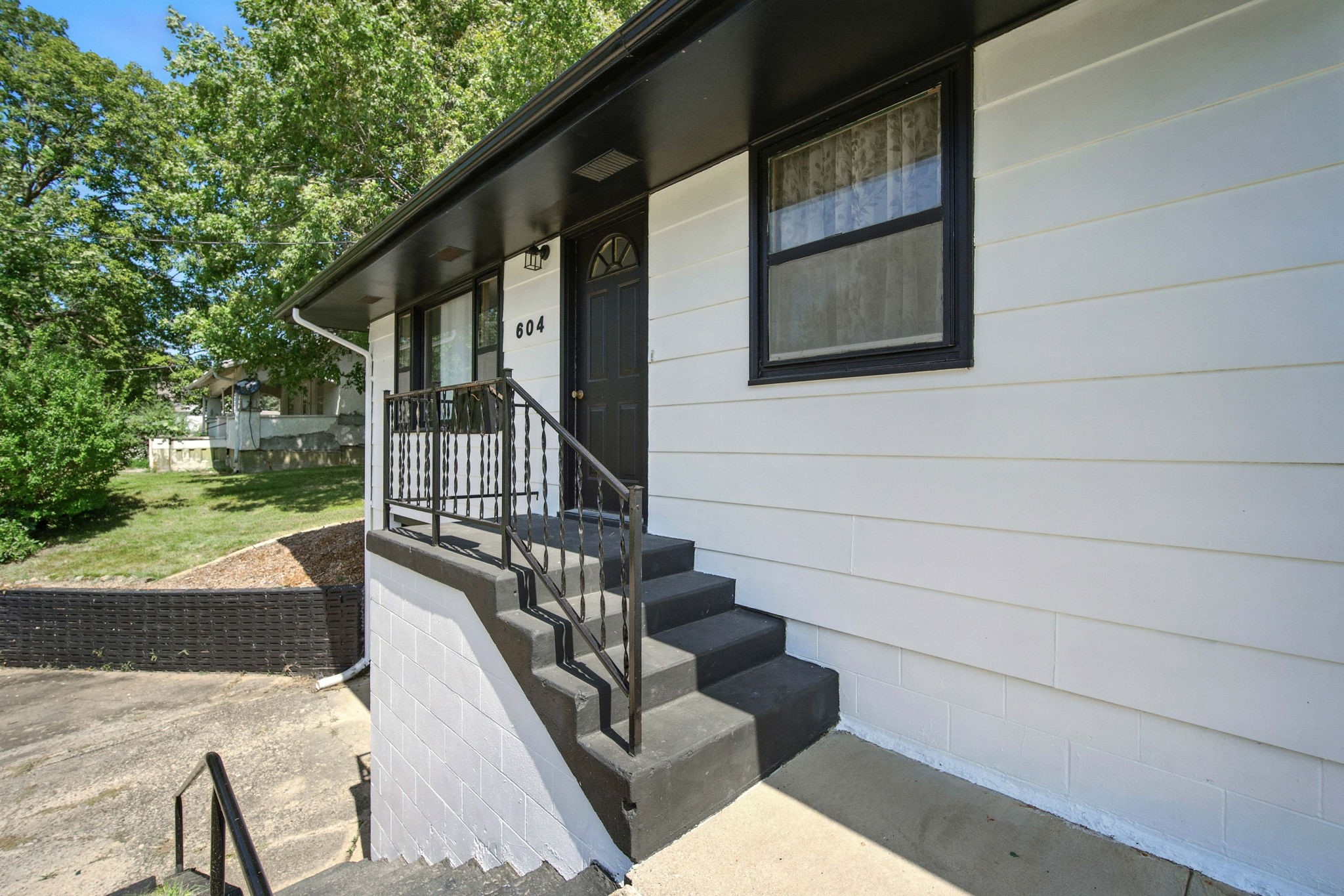 604 N 5th Street