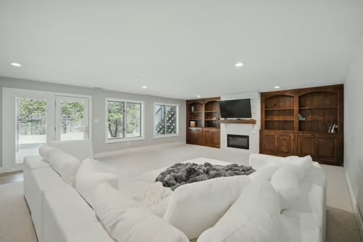 6910 Panorama Drive
