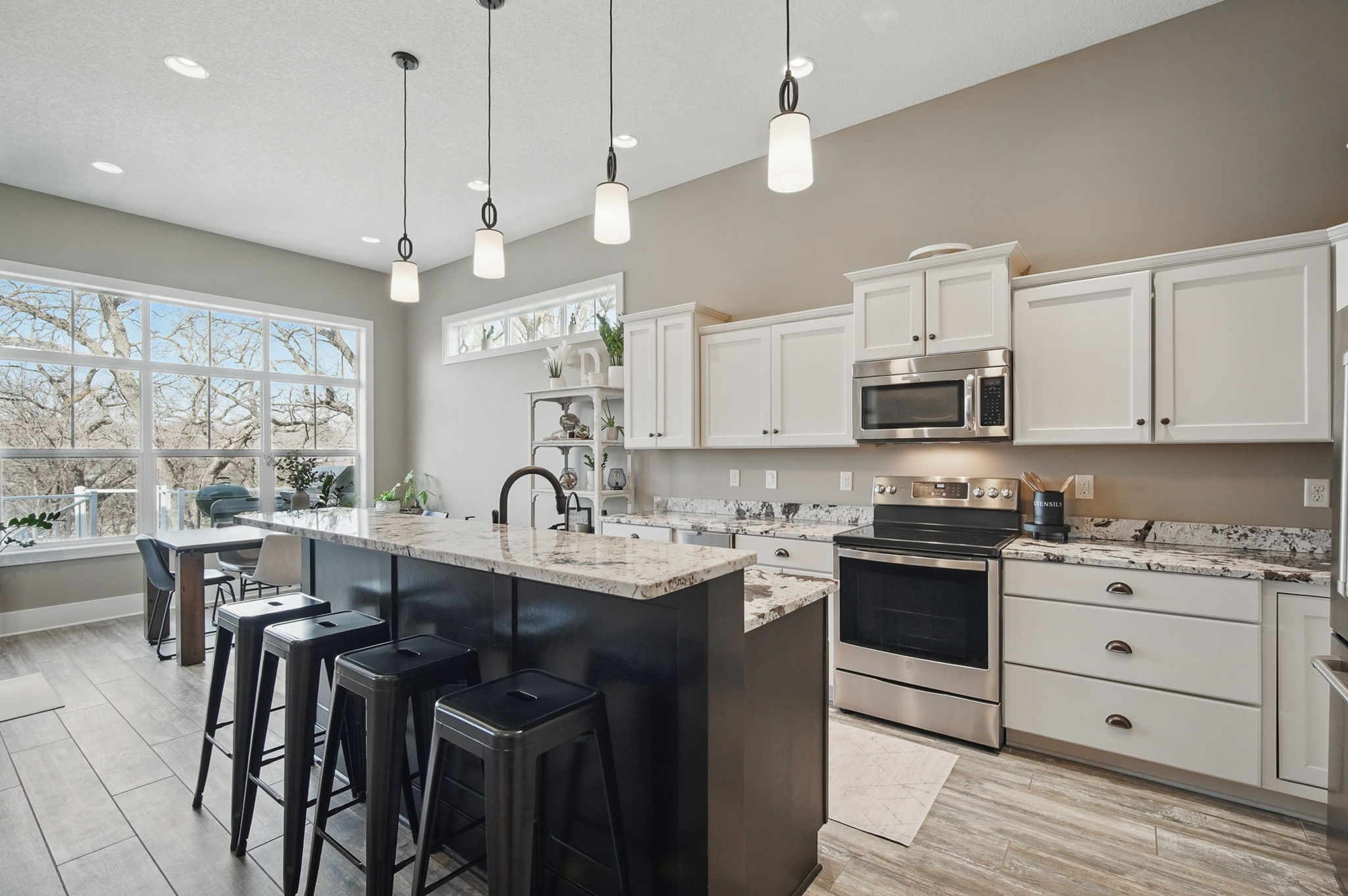 4887 Panorama Drive