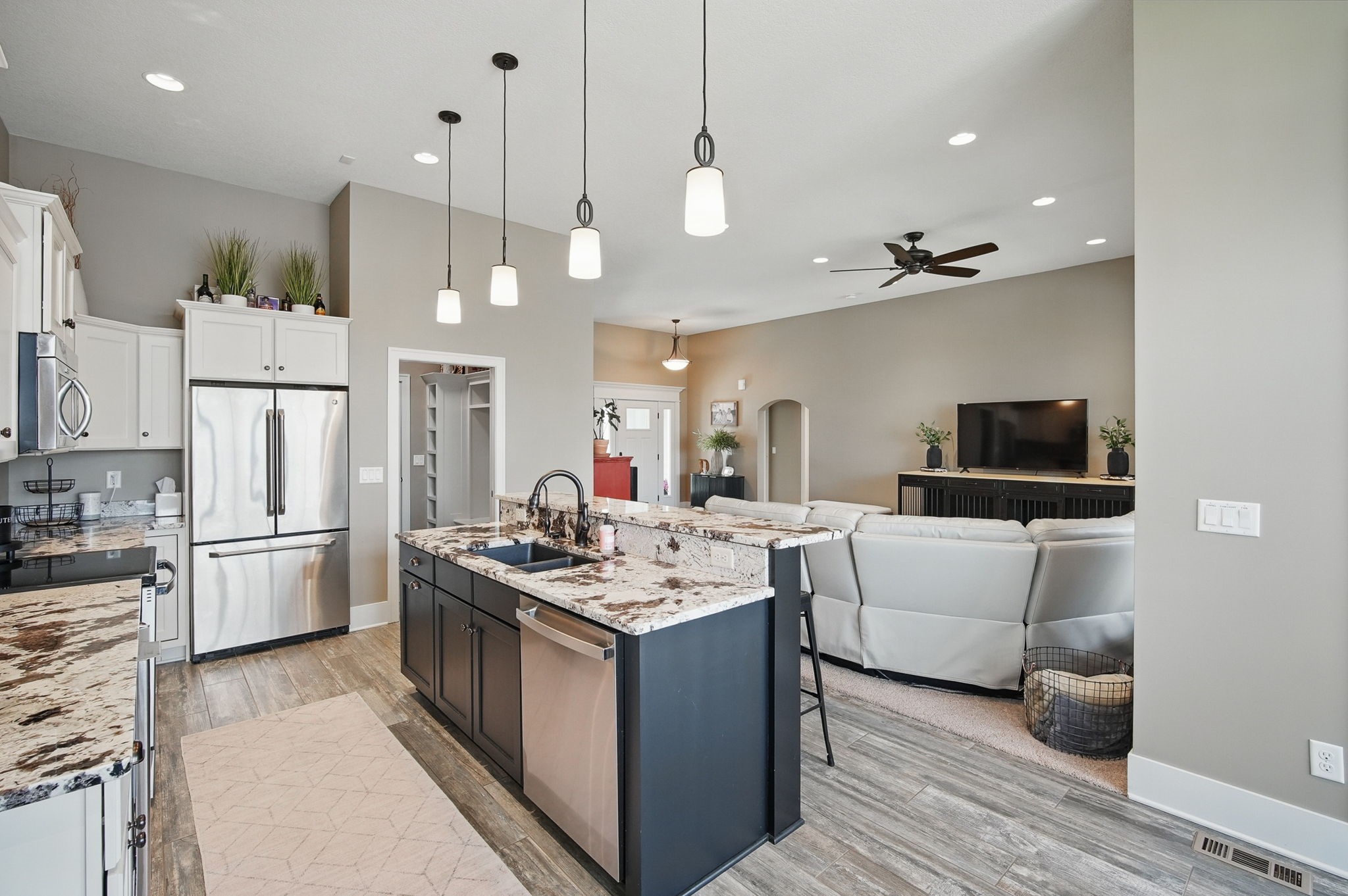 4887 Panorama Drive