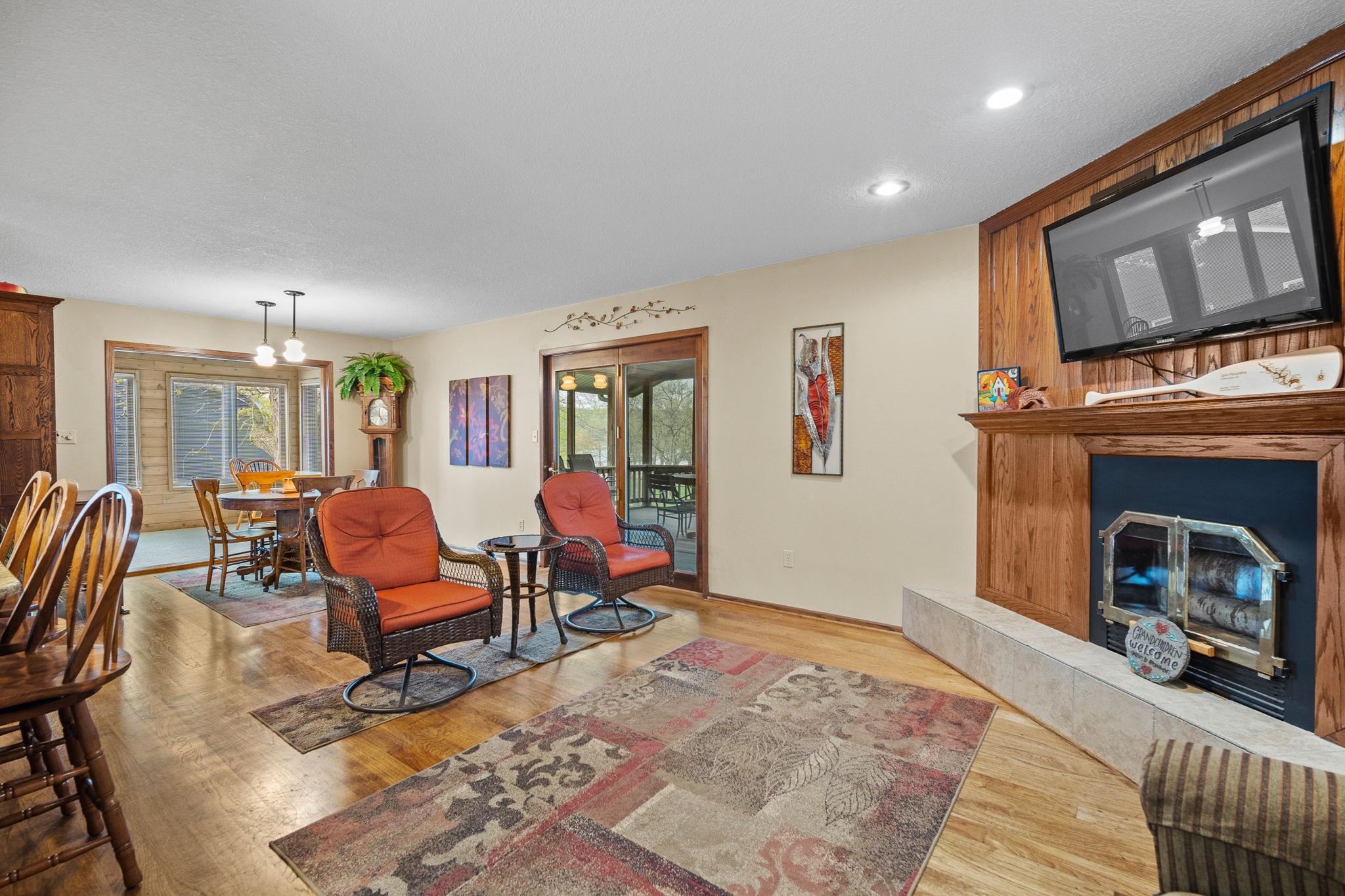 4715 Johnson Point