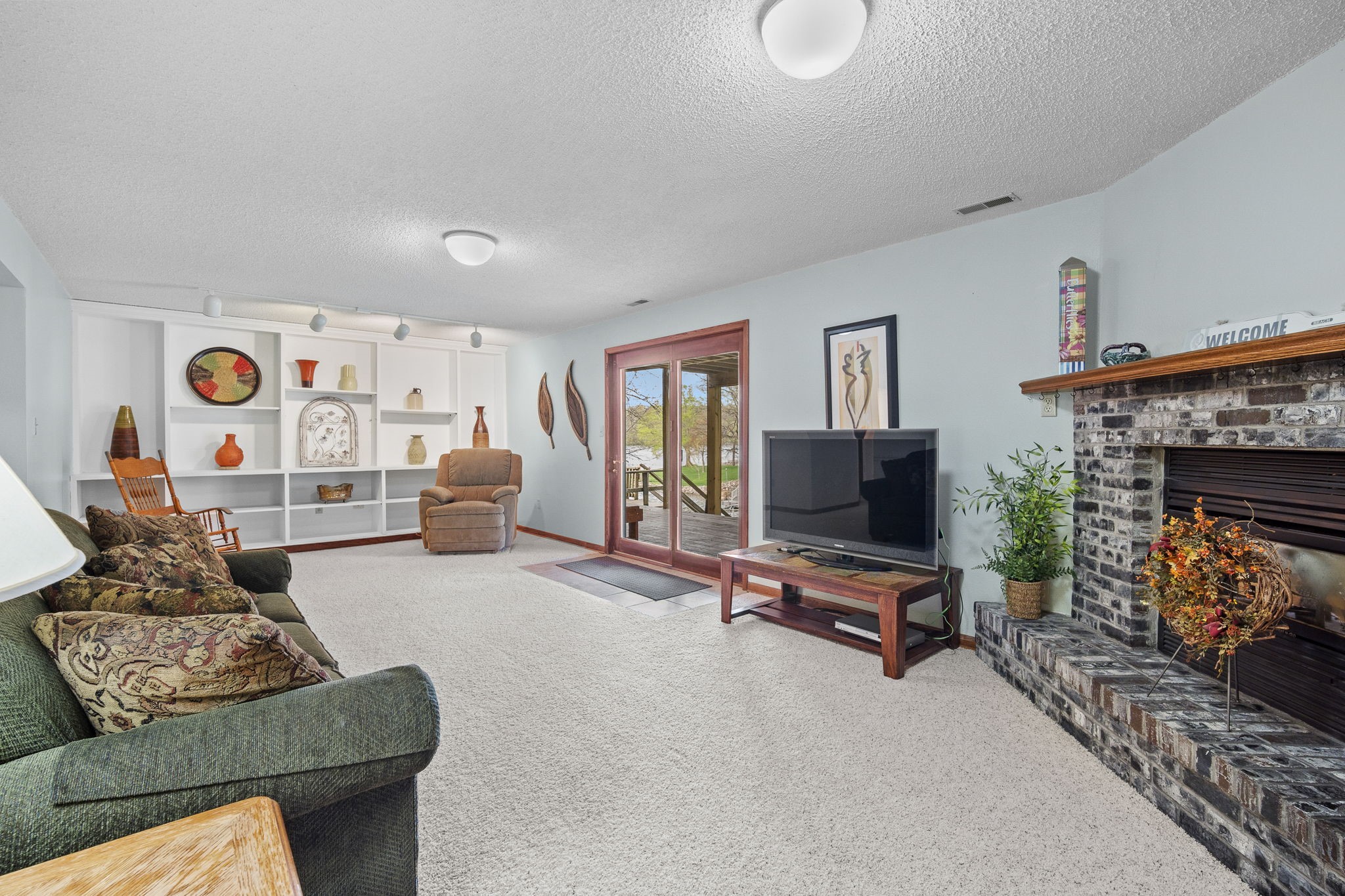 4715 Johnson Point