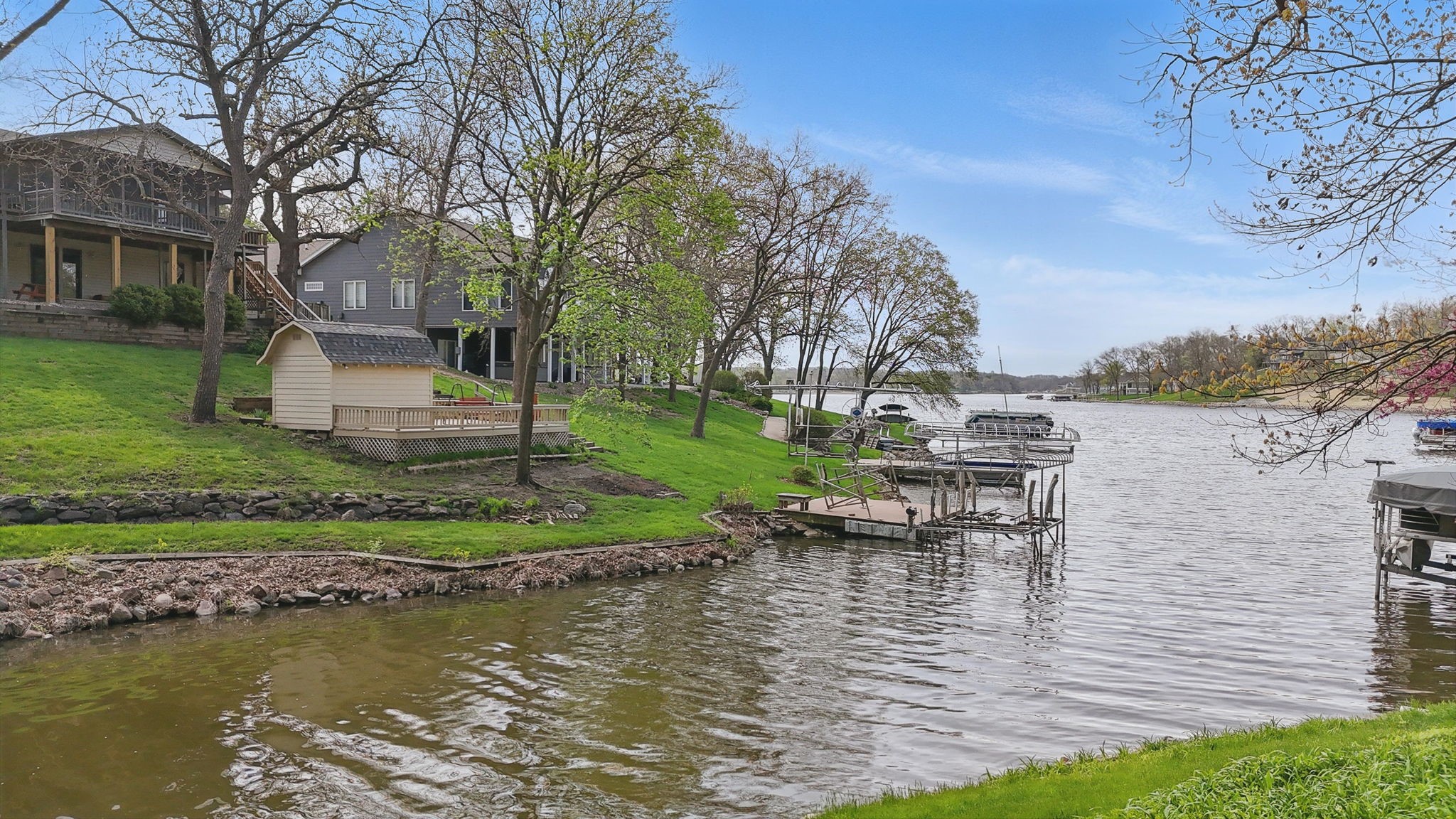 4715 Johnson Point