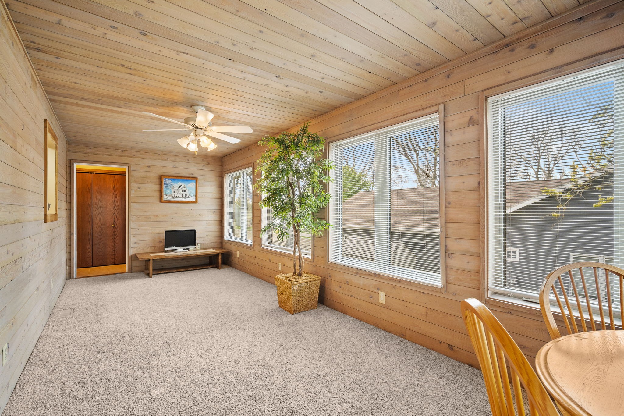 4715 Johnson Point