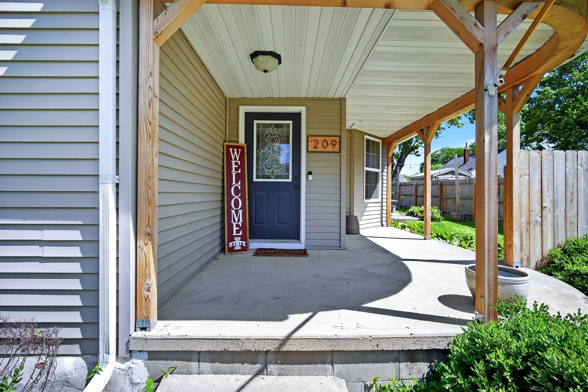 209 W Jackson Street