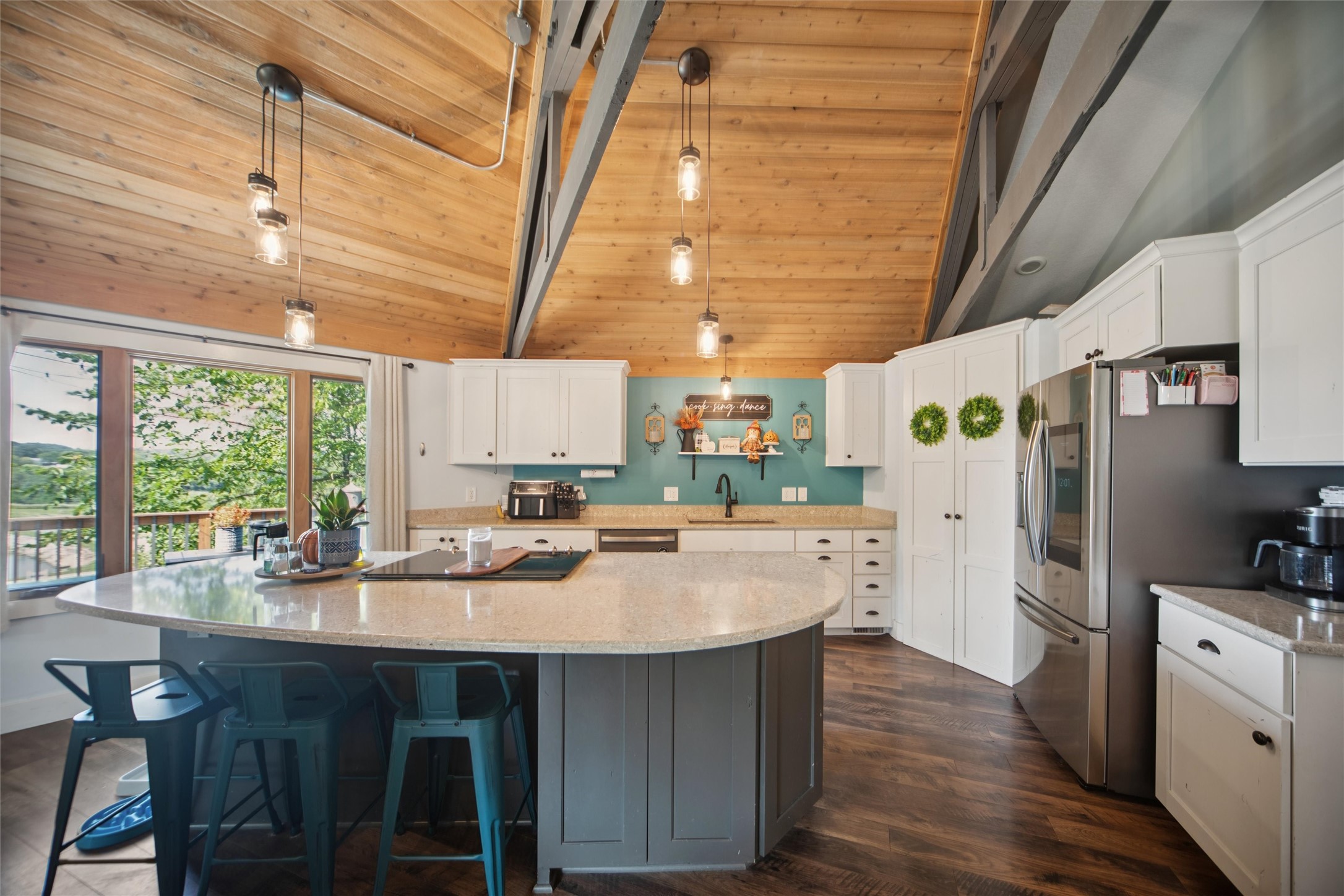 9108 Oak Crest Court