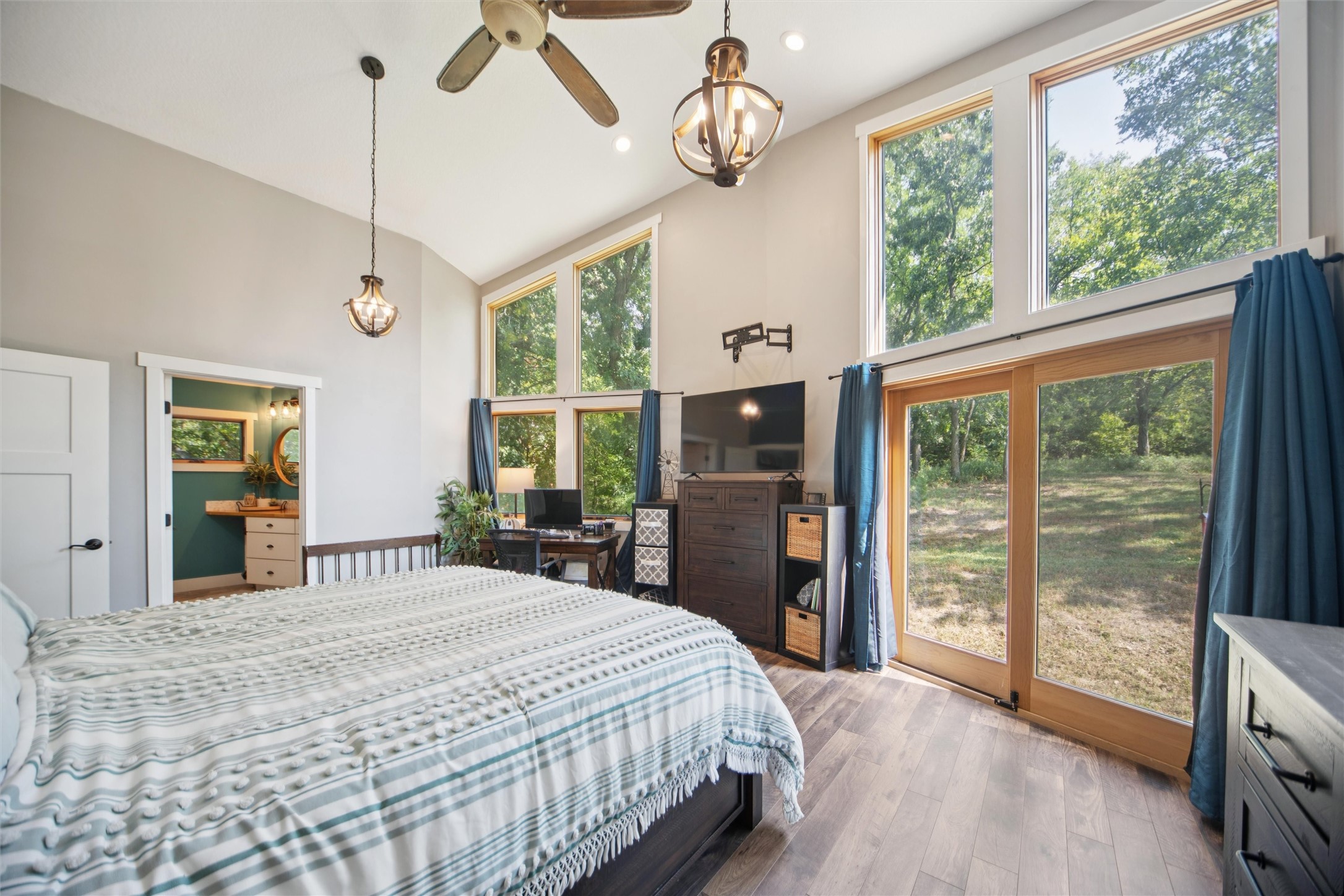 9108 Oak Crest Court