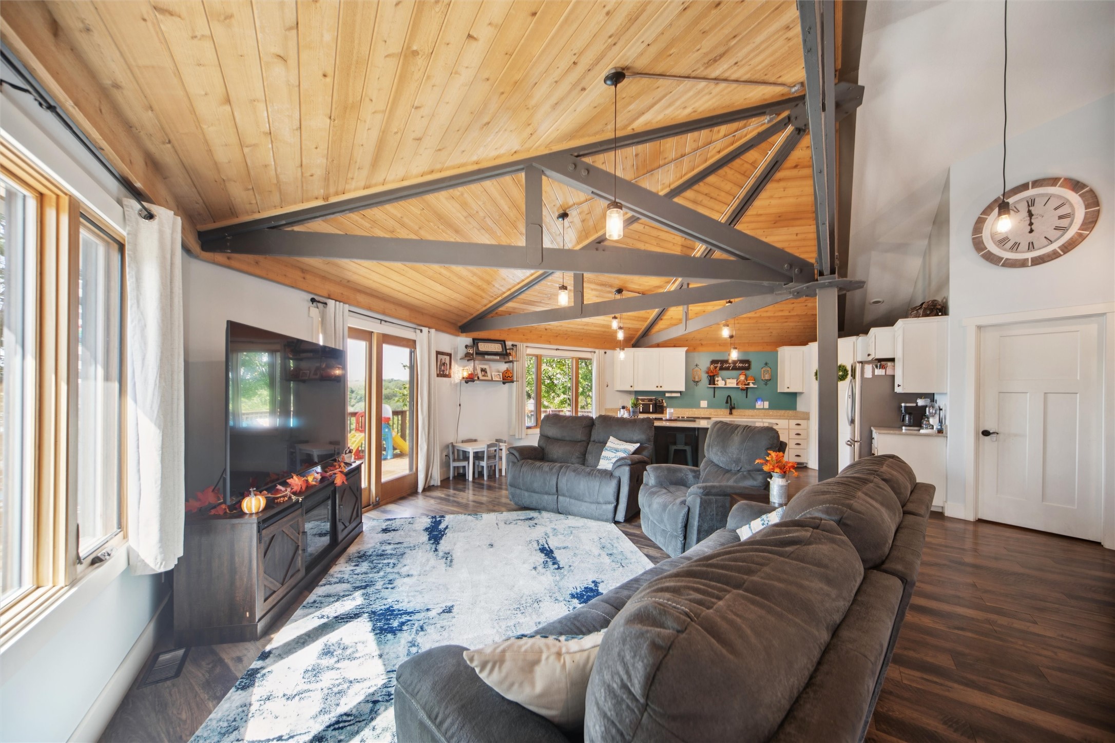 9108 Oak Crest Court