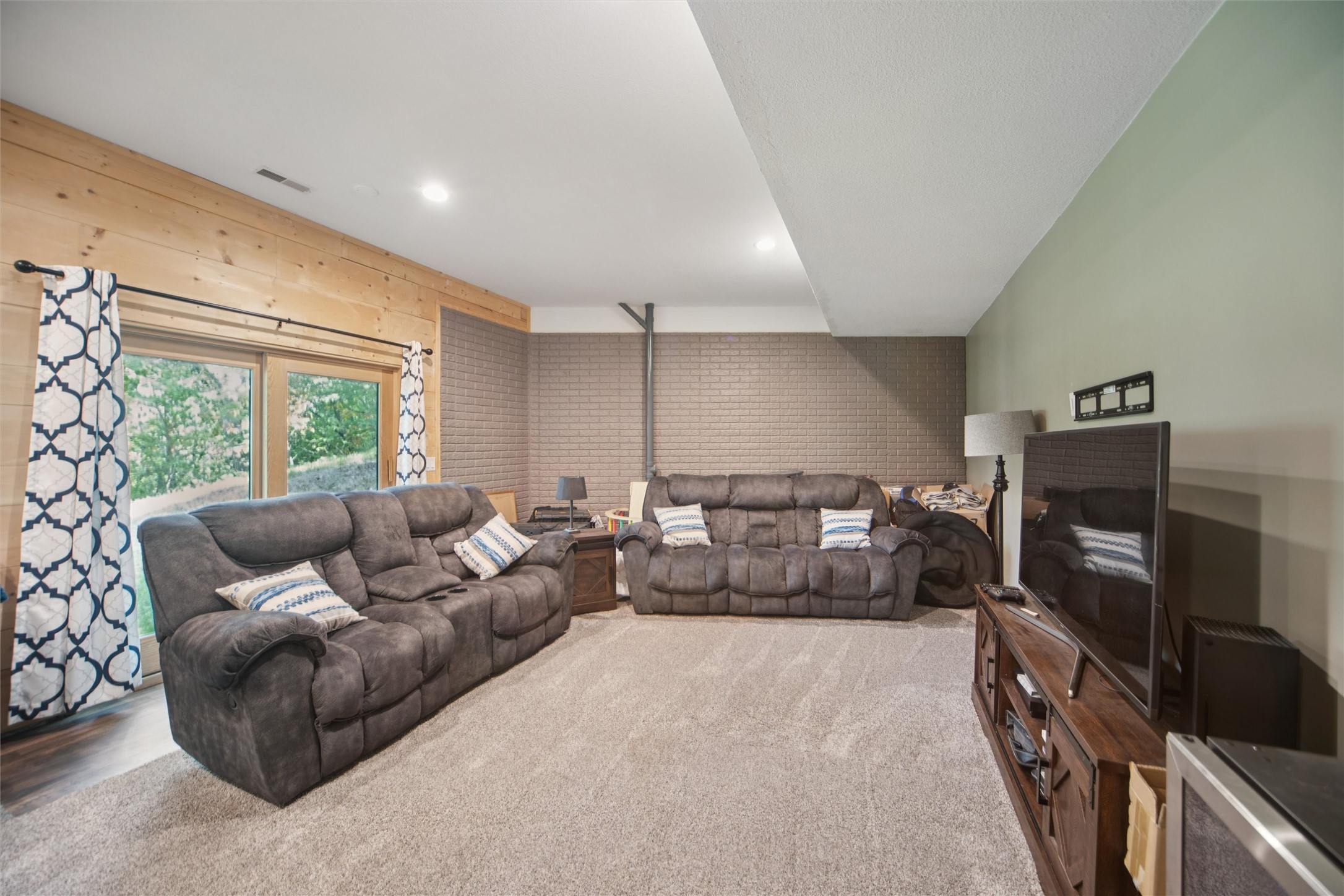9108 Oak Crest Court