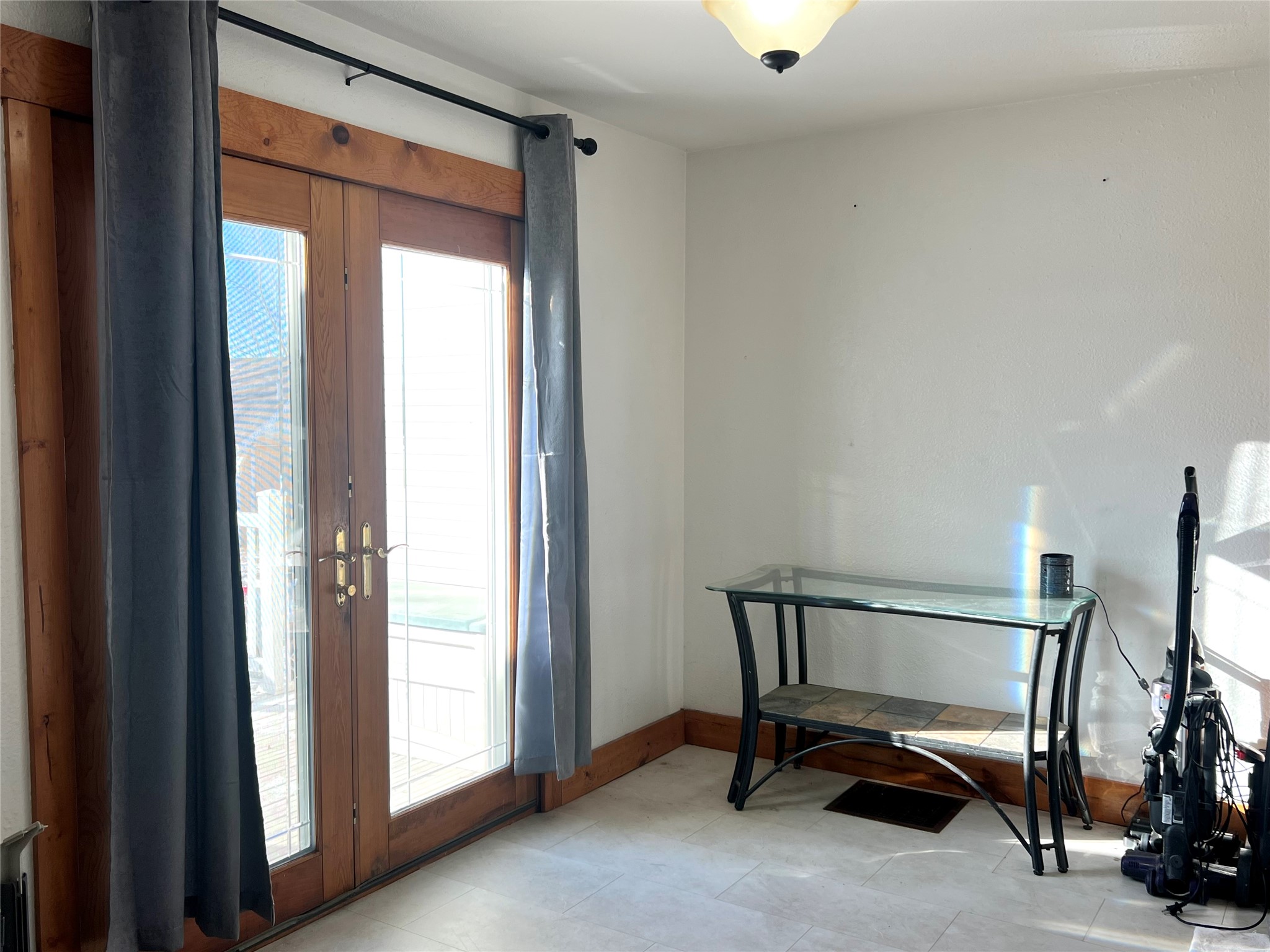 305 S 4th Street