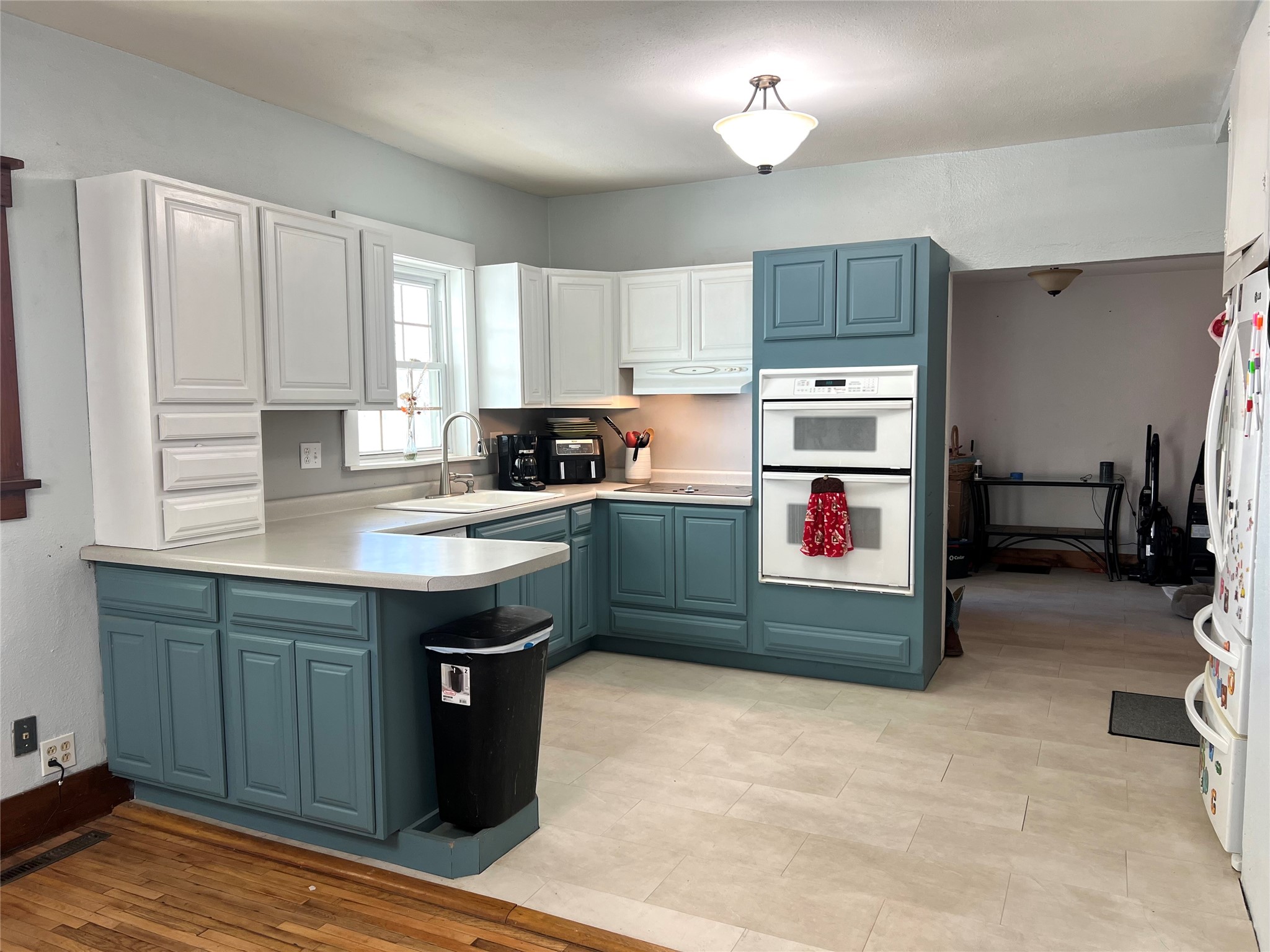 305 S 4th Street