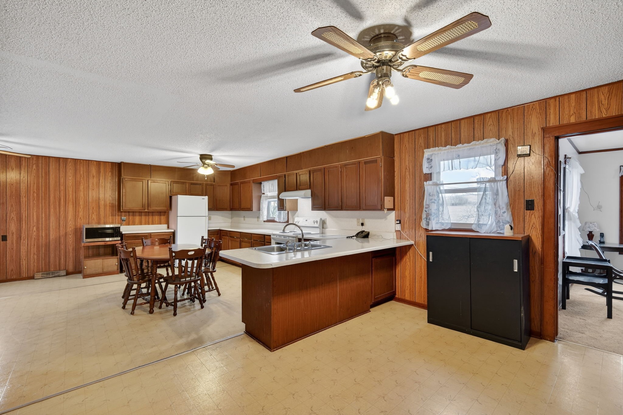 1995 Maple Avenue