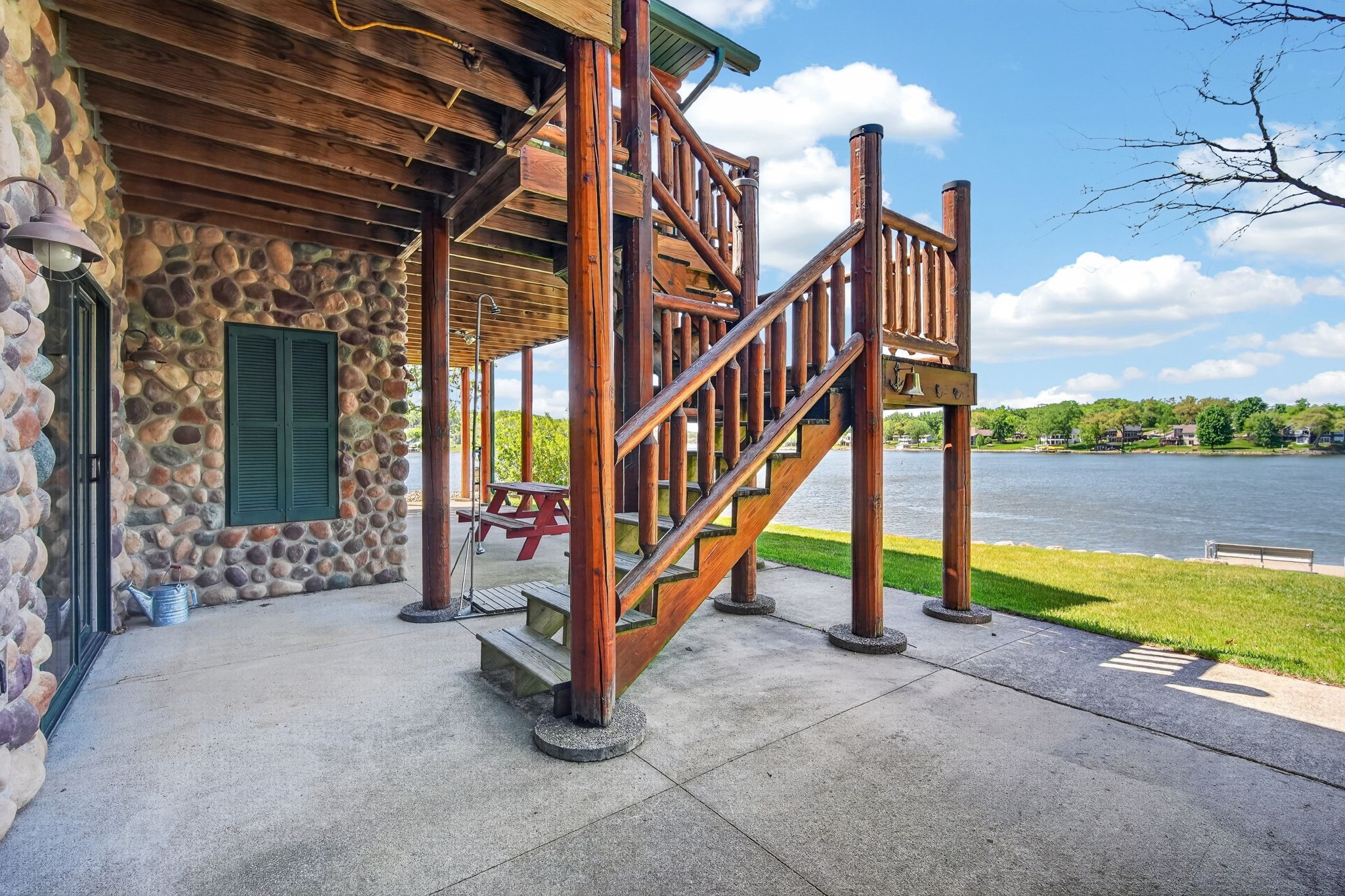 6260 Panorama Drive