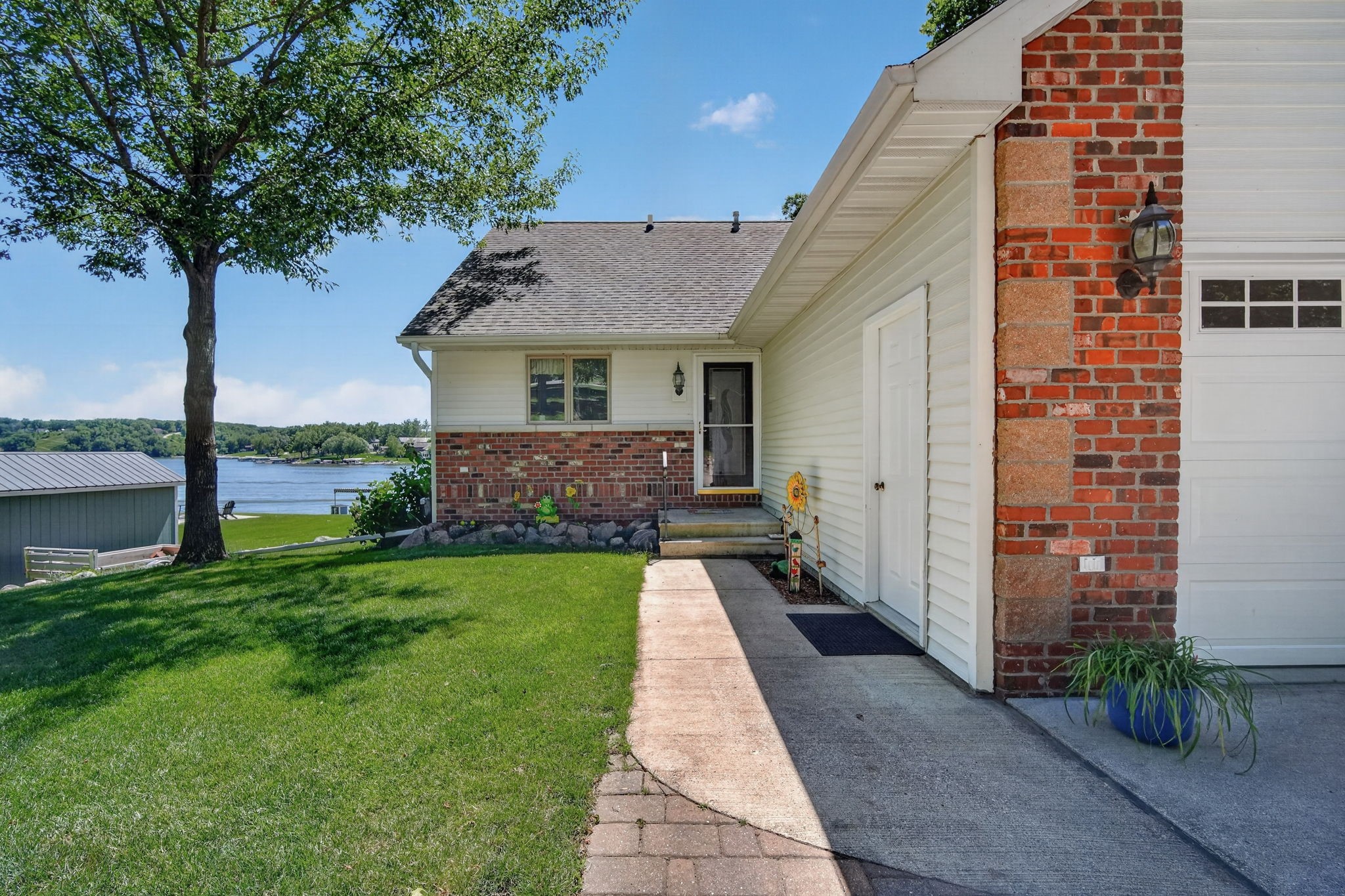 4301 Hickory Point
